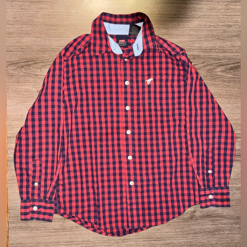 ☀️EUC Red and Black Checkered Button-Up Shirt